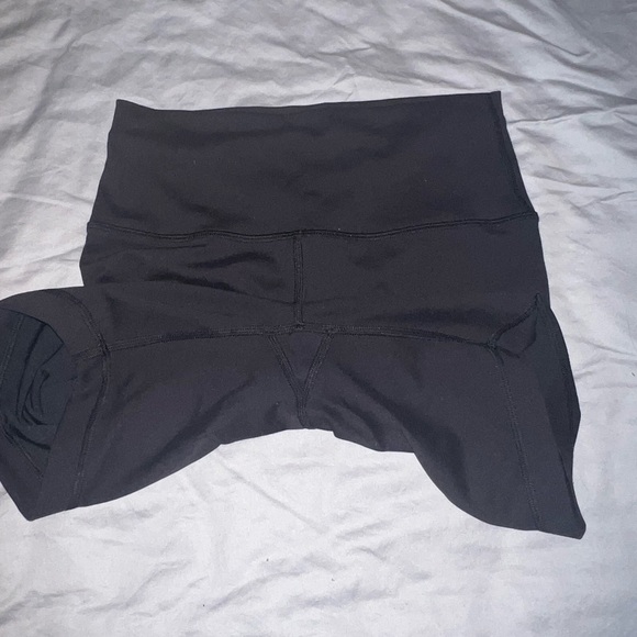 Lululemon wunder train shorts size 6 with 6 inch inseam in black - Picture 4 of 7